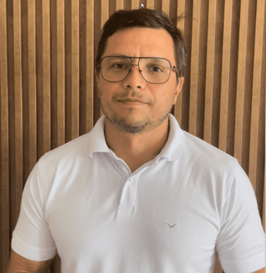 Aécio Flores
